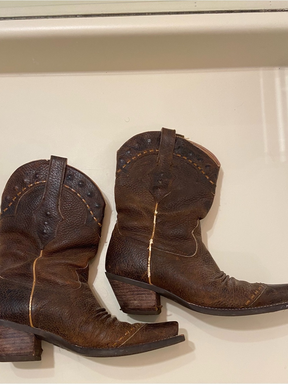 Ariat Brown Leather Western Boot Accents size 8.5